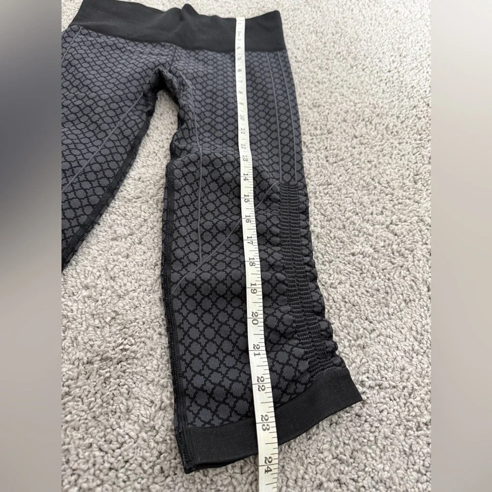 Lululemon Align Black Gray Geometric Print Ruched Crop Leggings Women's Size 4‎